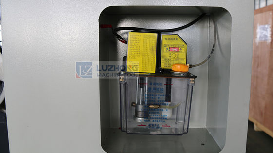 가벼운 유형 탁상용 CNC 선반 기계 수평한 작은 CNC 선반 기계 CK6136